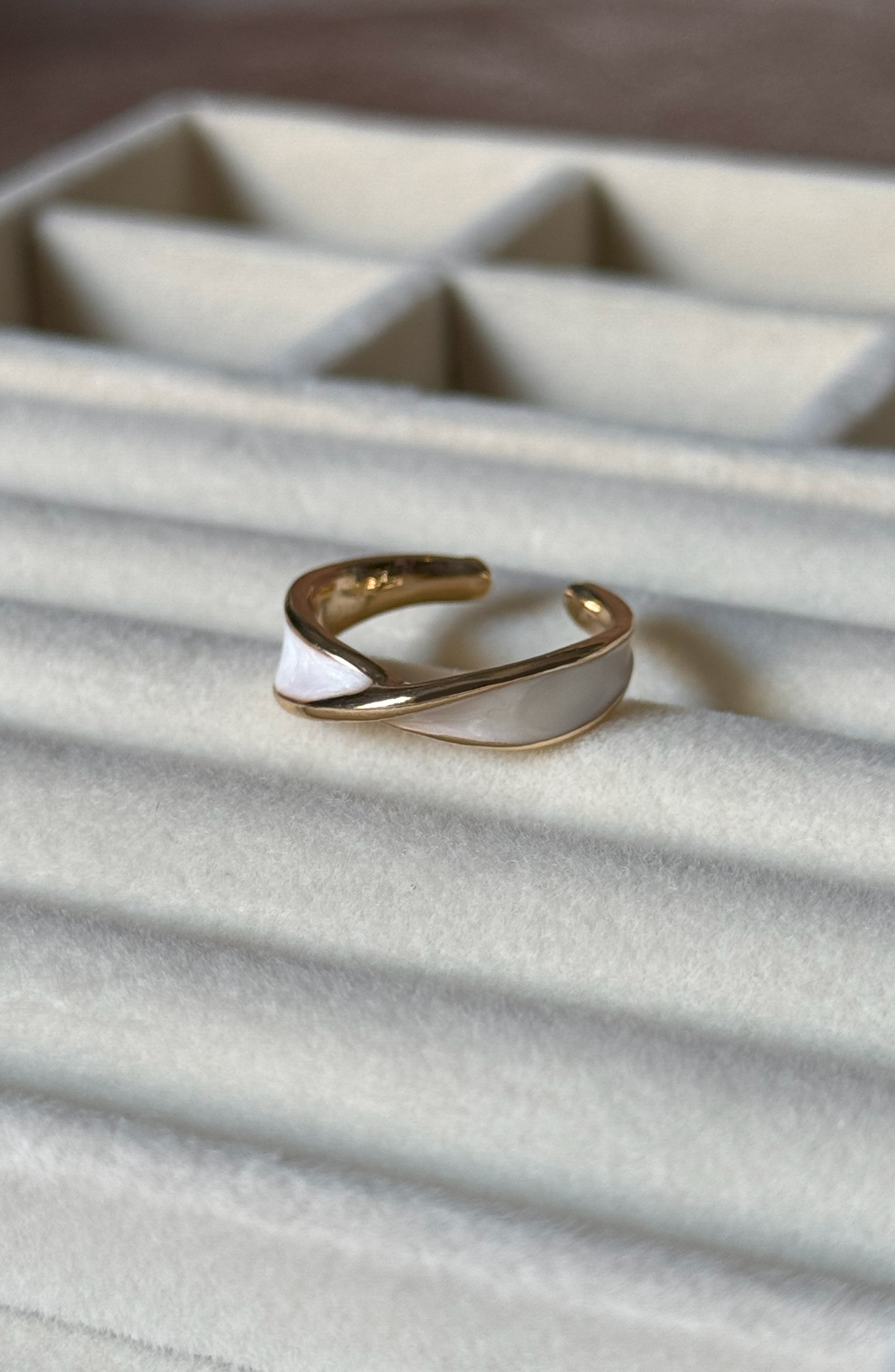 Meadow Kiss Ring - Gold Plated